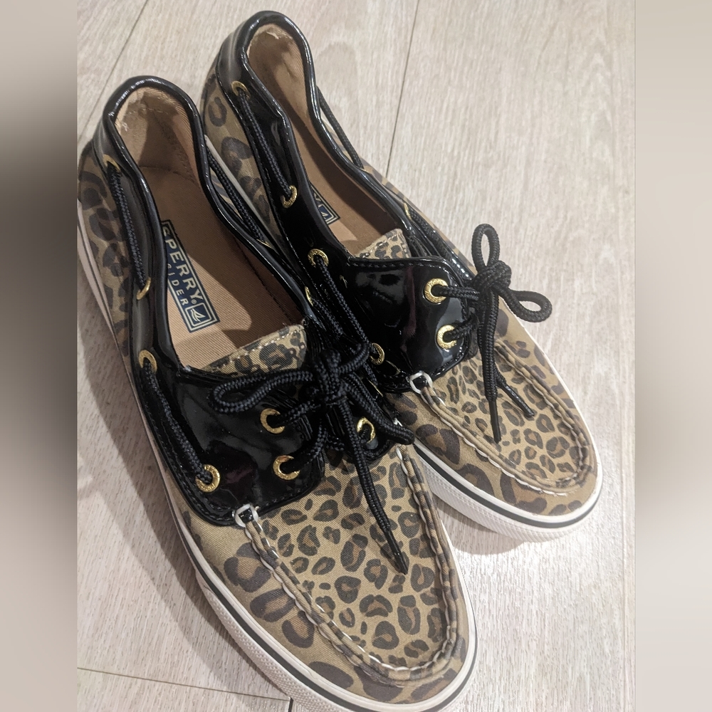 Leopard print Sperrys